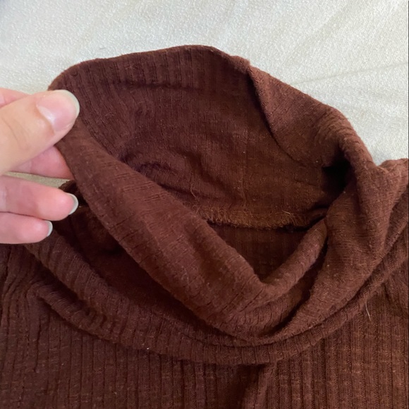 Brown turtle neck tank top with tie at the front - Picture 11 of 11